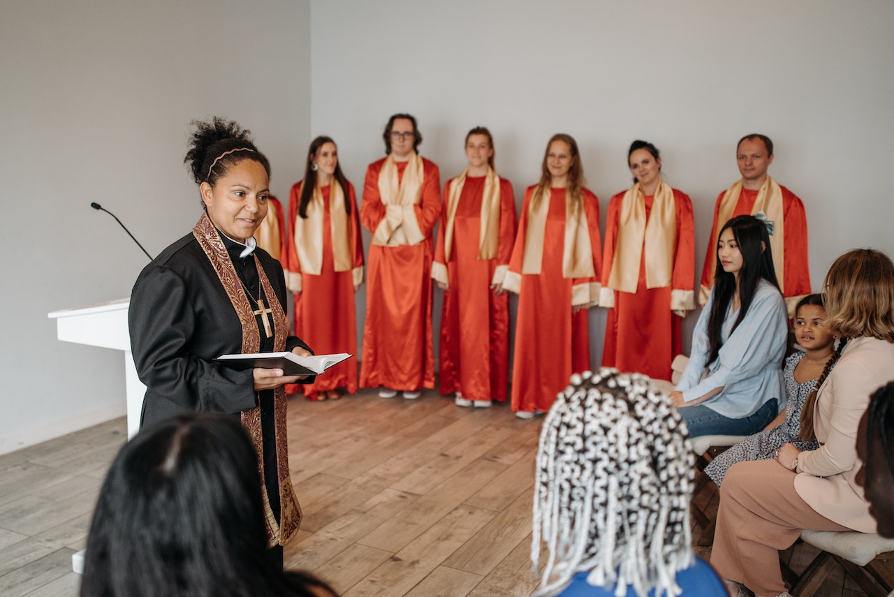 what-is-the-role-of-music-in-each-religious-activities-faith-vs-music